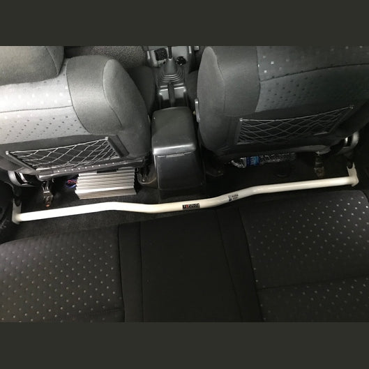 Bar de chambre Ultra Racing à 2 points NISSAN BLUEBIRD (U13) 2.0 2WD 1991-1997