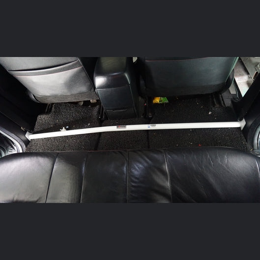 Bar de salle Ultra Racing à 2 points TOYOTA FORTUNER 1ST GEN (AN50) 2.7 4WD 2004-2015