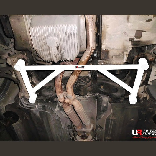 Barre anti-rapprochement avant inférieure à 4 points Ultra Racing ALFA ROMEO 155 2.5 V6 2WD 1992-1998