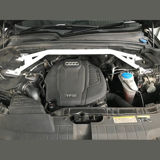 Barre anti-rapprochement Ultra Racing à 2 points AUDI Q5 (TYP 8R) 2.0 TFSI 4WD 2009-2017