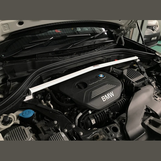 Barre anti-rapprochement Ultra Racing à 2 points BMW F48 (X1) 2.0T 2WD 2015+