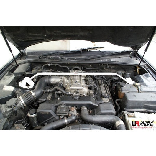 Barre anti-rapprochement Ultra Racing à 2 points LEXUS LS 400 1ST GEN (XF10) 4.0 V8 2WD 1989-1994