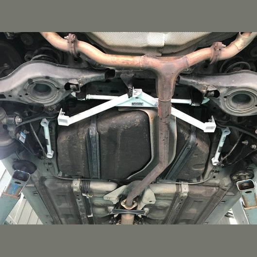 Barre de renfort inférieure arrière 3 points Ultra Racing MAZDA 6 2ND GEN (GH1) 2.0 2WD HATCHBACK 2007-2012