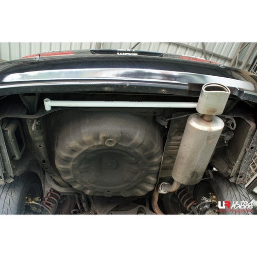 Barre de torsion arrière à 2 points Ultra Racing NISSAN CEFIRO (A32) 2.0 2WD 1994-1998