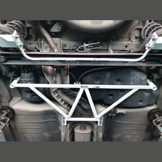Barre inférieure arrière 4 points Ultra Racing NISSAN CUBE 3RD GEN (Z12) 1.8 2WD 2008-2019