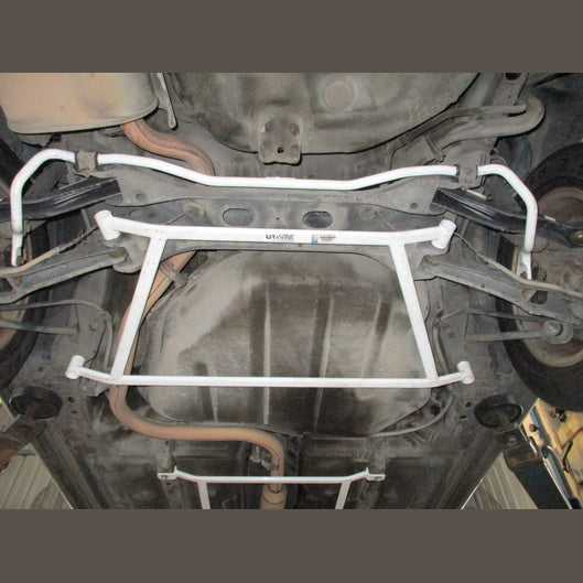 Barre inférieure arrière 4 points Ultra Racing PROTON PERDANA 1ST GEN 2.0 2WD 1995-1998