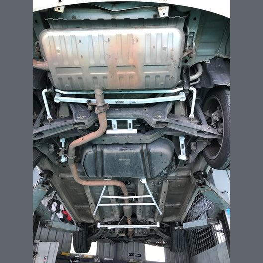 Barre inférieure arrière 4 points Ultra Racing PROTON PREVE 1.6T 2WD 2012-2020