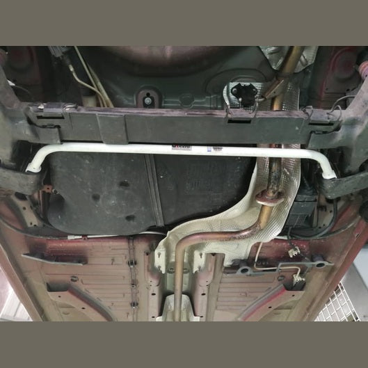 Barre inférieure arrière Ultra Racing 2P CITROEN DS 3 1.2 2WD 2009-2016